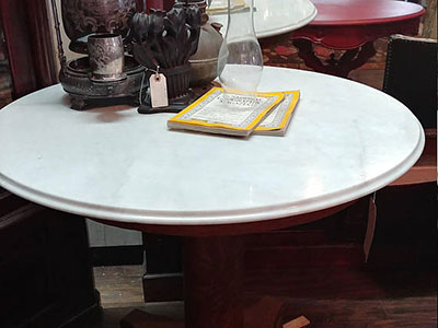 <b>Marble Top Table</b>